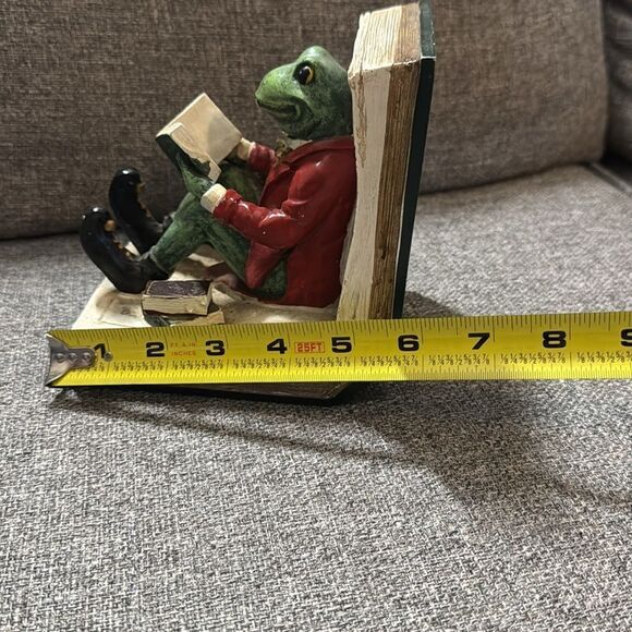 Toads Escape Bookend/"Wind And The Willows" Bookend - Picture 7 of 7